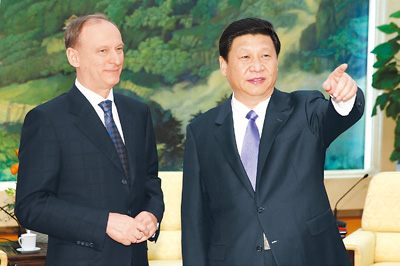 2013年1月8日，中共中央總書記習(xí)近平在北京人民大會(huì)堂會(huì)見俄羅斯聯(lián)邦安全會(huì)議秘書帕特魯舍夫。