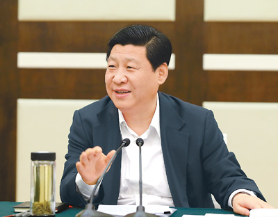 2012年12月9日，中共中央總書記、中央軍委主席習近平在廣州主持召開經(jīng)濟工作座談會。這是習近平在座談會上講話。