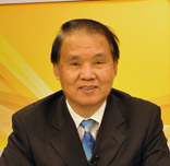 中央黨史研究室副主任李忠杰改革開放是決定中國命運的關(guān)鍵抉擇　　我們黨自十一屆三中全會以來所干的一件大事，就是改革開放。堅定不移推進和深化改革開放，是習(xí)近平總書記系列重要講話的一個重要內(nèi)容。認真學(xué)習(xí)習(xí)近平總書記關(guān)於改革開放的重要論述，對於我們黨更好地領(lǐng)導(dǎo)改革開放，推動改革開放不斷深入，並經(jīng)受改革開放的考驗，具有重要的意義。