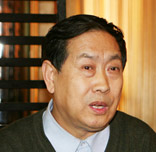 國家行政學(xué)院教授汪玉凱全面深化改革“路線圖”日漸清晰 進入細化階段　　我們推進全面深化改革採取“分步推進”的方式，根據(jù)三中全會決定的六條改革選項，成熟一個選擇一個，不要求全面同時上馬。他指出，這個分步既涉及到政治的、經(jīng)濟的、社會的、文化的，各個方面都有，總體上是分步推進的原則。