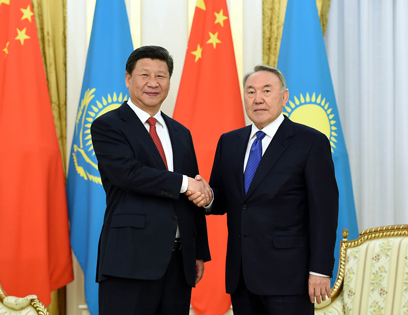 5月7日，國(guó)家主席習(xí)近平在阿斯塔納同哈薩克斯坦總統(tǒng)納扎爾巴耶夫舉行會(huì)談。 新華社記者 饒愛民 攝