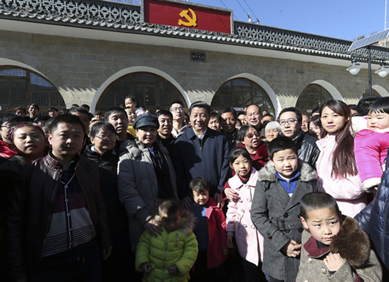 2015年2月13日，農(nóng)歷乙未年春節(jié)前夕，中共中央總書記、國家主席、中央軍委主席習近平來到陝西考察調(diào)研，向革命老區(qū)人民和全國各族人民祝賀新春。第一站，總書記到的是延安市延川縣梁家河村。習近平再次回到這片黃土地，同他一起來的，還有夫人彭麗媛?？倳浻藐劚狈窖韵蜞l(xiāng)親們介紹說：“這是我的婆姨（陝北方言，意為妻子）。”