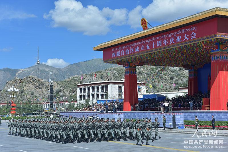 圖為解放軍方隊。人民網(wǎng)記者趙綱攝