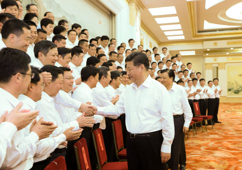 6月30日，黨和國家領(lǐng)導(dǎo)人習(xí)近平、劉雲(yún)山等在北京人民大會(huì)堂會(huì)見全國優(yōu)秀縣委書記。新華社記者 蘭紅光 攝