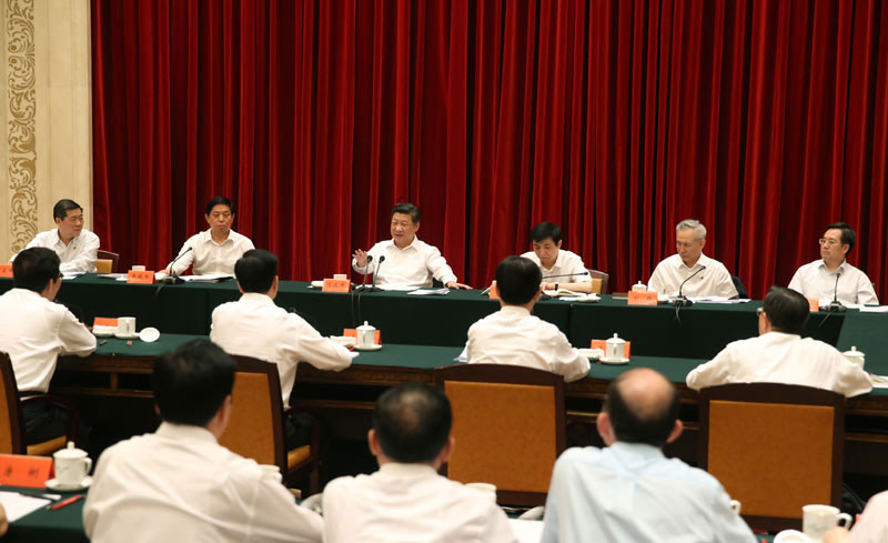 7月17日，中共中央總書記、國(guó)家主席、中央軍委主席習(xí)近平在長(zhǎng)春召開部分省區(qū)黨委主要負(fù)責(zé)同志座談會(huì)，聽取對(duì)振興東北地區(qū)等老工業(yè)基地和“十三五”時(shí)期經(jīng)濟(jì)社會(huì)發(fā)展的意見和建議並發(fā)表重要講話。新華社記者 姚大偉 攝
