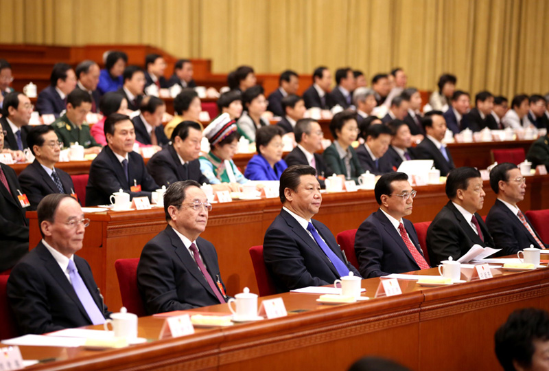3月15日，十二屆全國人大三次會議在北京人民大會堂閉幕。習(xí)近平、李克強、俞正聲、劉雲(yún)山、王岐山、張高麗等黨和國家領(lǐng)導(dǎo)人在主席臺就座。新華社記者 蘭紅光 攝