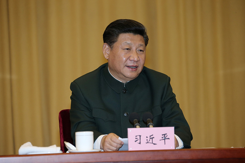 12月25日，中共中央總書記、國家主席、中央軍委主席習(xí)近平視察解放軍報(bào)社，代表黨中央和中央軍委，對(duì)解放軍報(bào)創(chuàng)刊60周年表示熱烈的祝賀，向報(bào)社全體工作人員和離退休老同志，向全軍新聞工作者致以誠摯的問候。這是習(xí)近平發(fā)表重要講話。新華社記者 李剛 攝