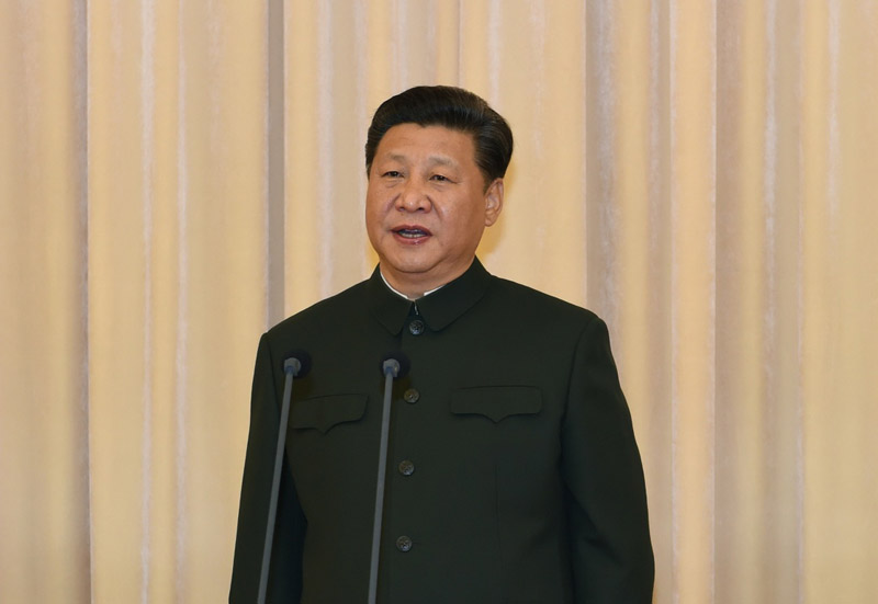 2015年12月31日，中國(guó)人民解放軍陸軍領(lǐng)導(dǎo)機(jī)構(gòu)、中國(guó)人民解放軍火箭軍、中國(guó)人民解放軍戰(zhàn)略支援部隊(duì)成立大會(huì)在北京八一大樓隆重舉行。中共中央總書記、國(guó)家主席、中央軍委主席習(xí)近平向陸軍、火箭軍、戰(zhàn)略支援部隊(duì)授予軍旗並致訓(xùn)詞。新華社記者 李剛 攝