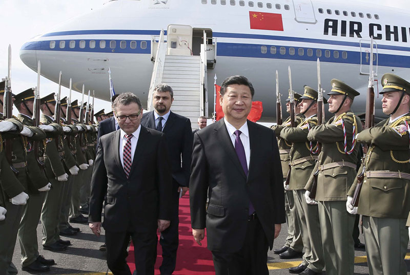 3月28日，國家主席習(xí)近平乘專機(jī)抵達(dá)布拉格，開始對捷克共和國進(jìn)行國事訪問。新華社記者 蘭紅光 攝