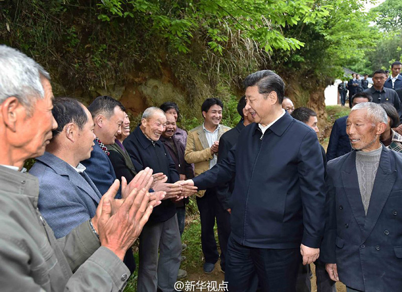 習(xí)近平對(duì)大灣村的鄉(xiāng)親們說(shuō)，在地方工作時(shí)，我一直抓老區(qū)建設(shè)，同老區(qū)很有感情。全面建成小康社會(huì)，一個(gè)不能少，特別是不能忘了老區(qū)。