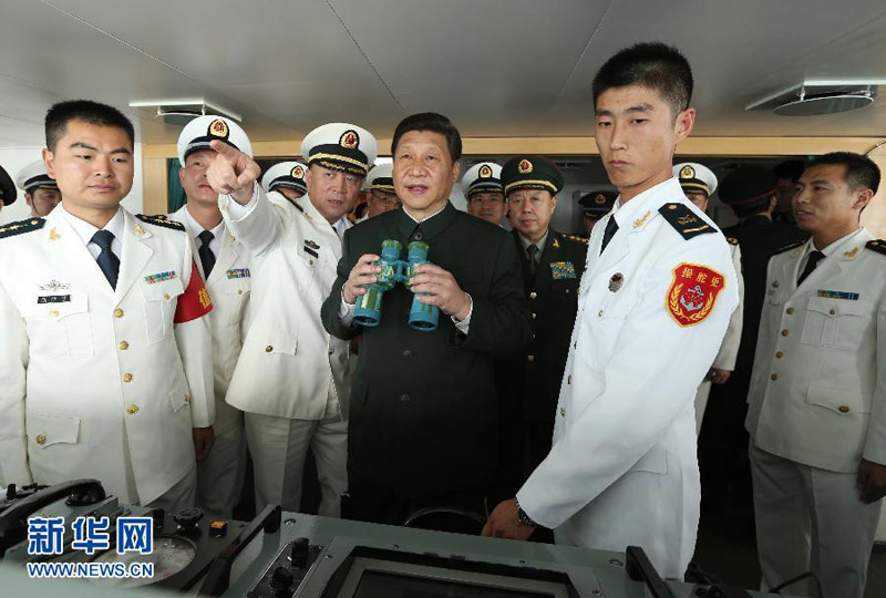 2012年12月8日，習(xí)近平在海軍“?？谂灐鄙弦暡臁Ｍ踅駭z