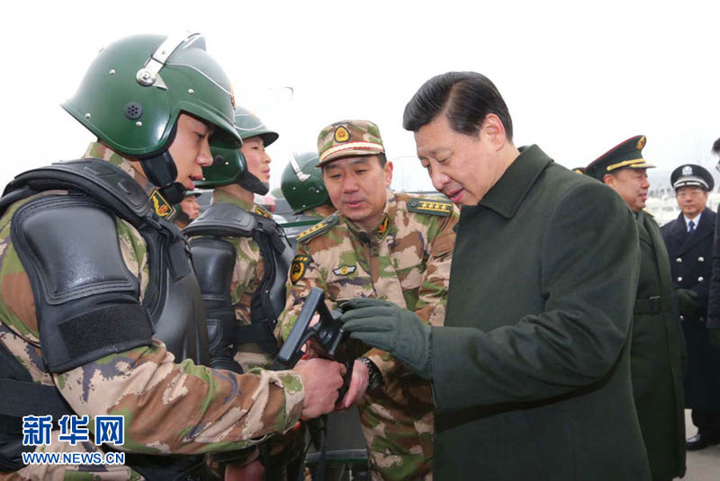 2013年1月29日，習(xí)近平到武警部隊(duì)視察。李剛 攝