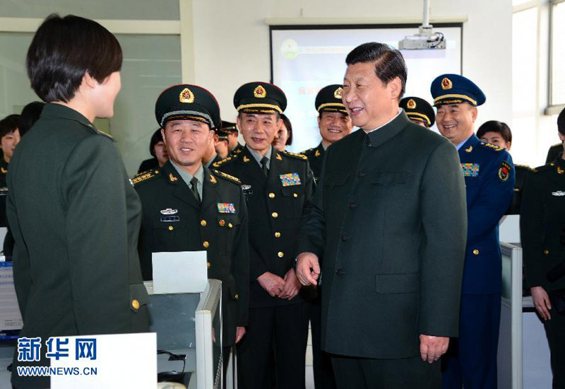 2013年2月2日和4日，習(xí)近平分別來到空軍某試驗訓(xùn)練基地、酒泉衛(wèi)星發(fā)射中心和蘭州軍區(qū)機(jī)關(guān)視察。李剛 攝
