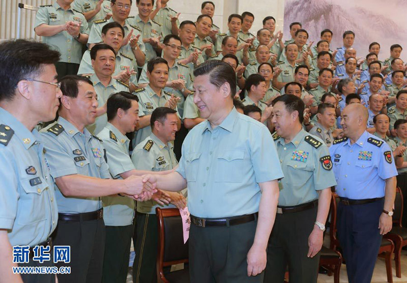 2014年7月30日，習(xí)近平親切接見駐福州部隊(duì)師以上領(lǐng)導(dǎo)干部。李剛 攝