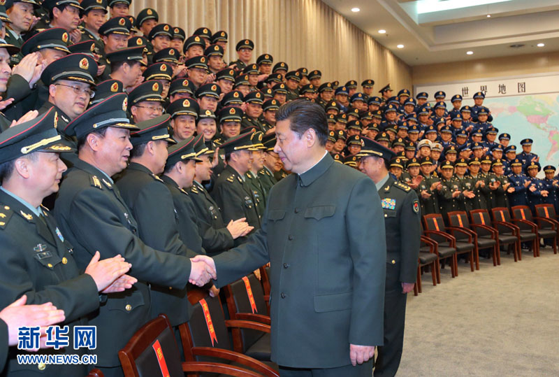 2015年2月16日，習(xí)近平在陝西省軍區(qū)辦公樓大會議室，接見駐西安部隊正師職以上領(lǐng)導(dǎo)干部和副師級單位主官。李剛攝