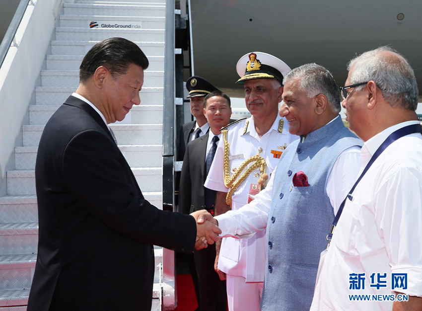 10月15日，國(guó)家主席習(xí)近平抵達(dá)印度果阿，應(yīng)印度總理莫迪邀請(qǐng)，出席金磚國(guó)家領(lǐng)導(dǎo)人第八次會(huì)晤。 新華社記者蘭紅光攝
