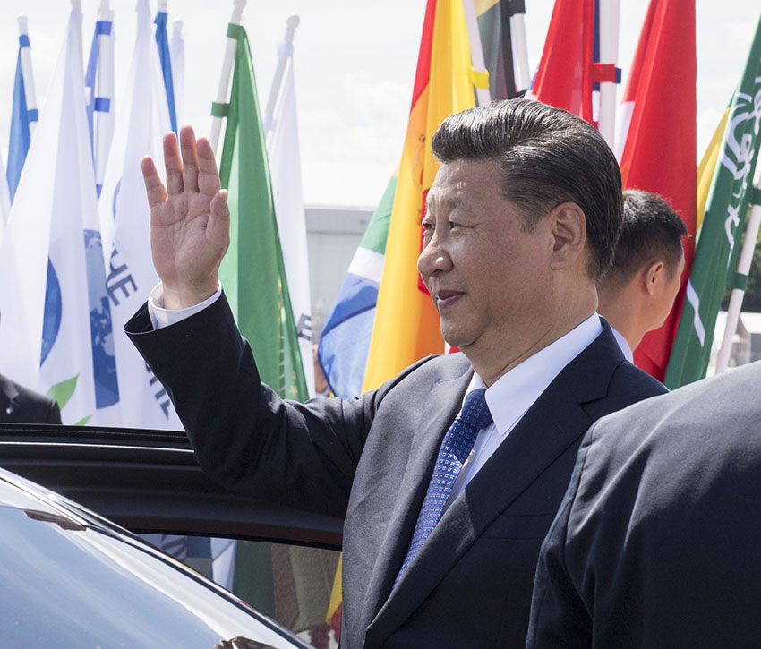 7月6日，國家主席習(xí)近平乘專機抵達德國漢堡，出席二十國集團領(lǐng)導(dǎo)人第十二次峰會。 新華社記者 李學(xué)仁 攝