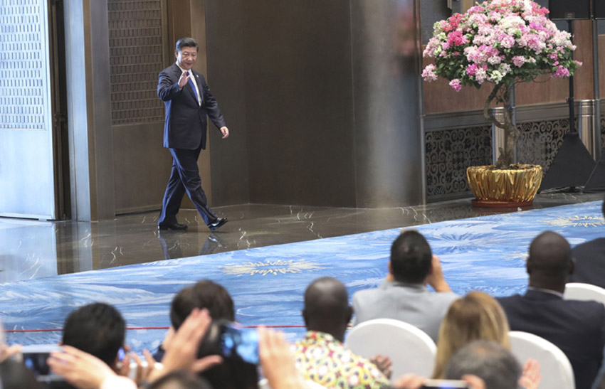 9月5日，國家主席習(xí)近平在廈門國際會議中心會見中外記者，介紹金磚國家領(lǐng)導(dǎo)人第九次會晤和新興市場國家與發(fā)展中國家對話會情況。 新華社記者龐興雷 攝