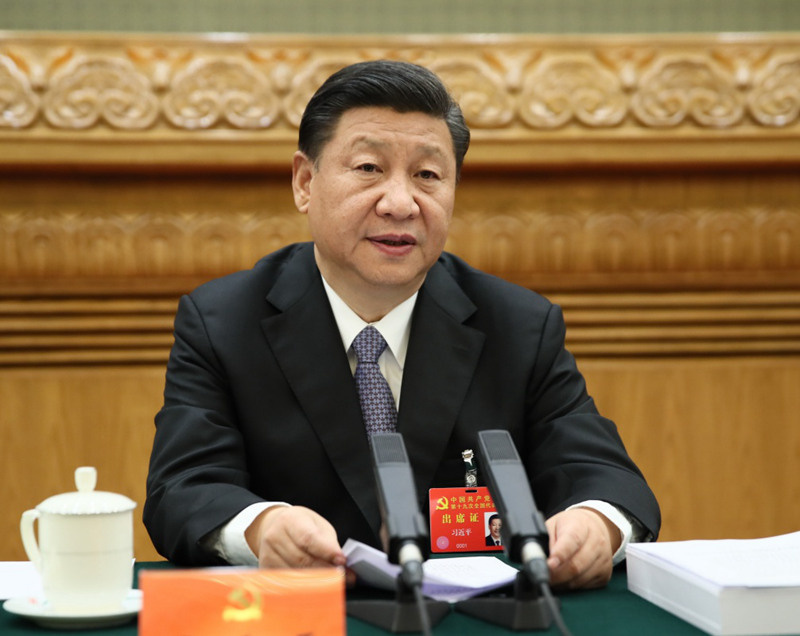 10月23日,中國(guó)共產(chǎn)黨第十九次全國(guó)代表大會(huì)主席團(tuán)在北京人民大會(huì)堂舉行第四次會(huì)議。習(xí)近平同志主持會(huì)議。新華社記者 蘭紅光 攝