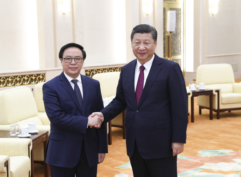 10月30日，中共中央總書記、國家主席習近平在北京人民大會堂會見越共中央總書記阮富仲特使、中央對外部部長黃平君。新華社記者 龐興雷 攝