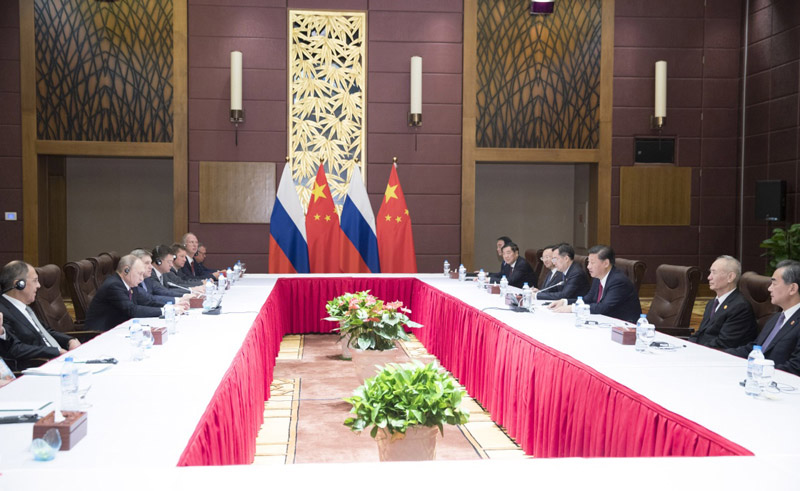 11月10日，國(guó)家主席習(xí)近平在越南峴港會(huì)見(jiàn)俄羅斯總統(tǒng)普京。新華社記者 蘭紅光 攝