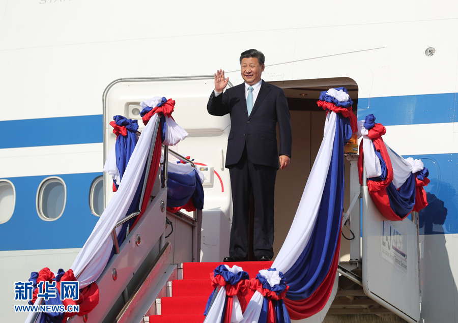 11月13日，中共中央總書記、國家主席習(xí)近平抵達(dá)萬象，開始對老撾人民民主共和國進(jìn)行國事訪問。 新華社記者 馬佔(zhàn)成 攝