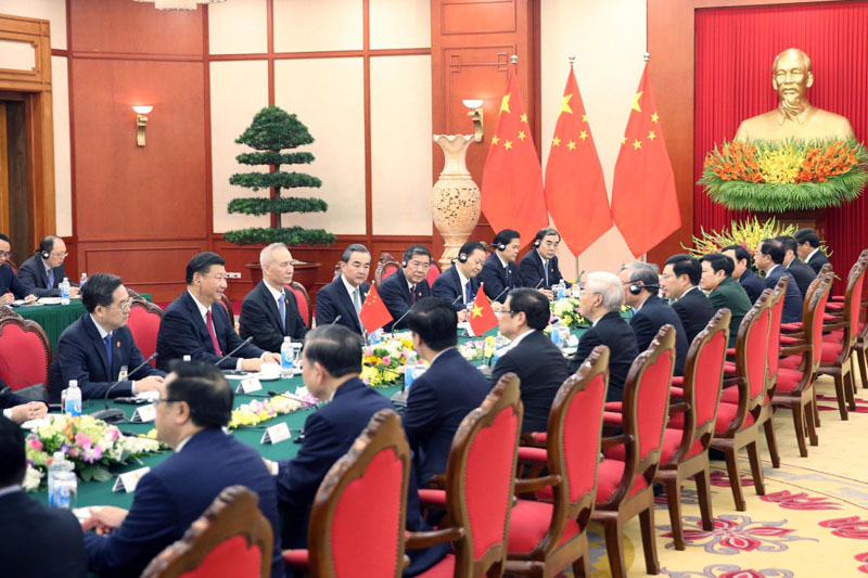 11月12日，中共中央總書記、國家主席習(xí)近平在河內(nèi)越共中央駐地同越共中央總書記阮富仲舉行會(huì)談。 新華社記者 姚大偉 攝