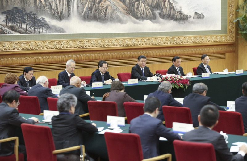 11月30日，國家主席習(xí)近平在北京人民大會堂會見來華出席“2017從都國際論壇”的世界領(lǐng)袖聯(lián)盟成員。新華社記者 姚大偉 攝