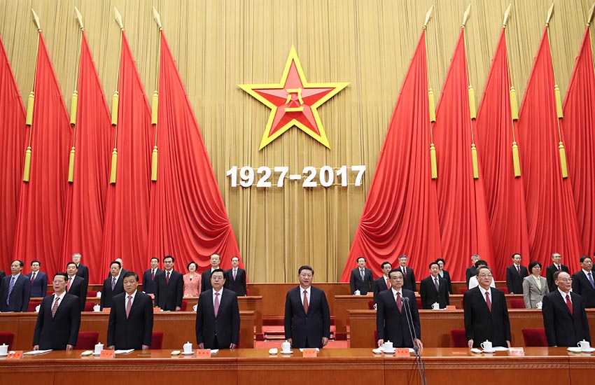 8月1日，慶祝中國人民解放軍建軍90周年大會在北京人民大會堂隆重舉行。中共中央總書記、國家主席、中央軍委主席習近平和李克強、張德江、俞正聲、劉雲(yún)山、王岐山、張高麗等出席大會。新華社記者 鞠鵬 攝