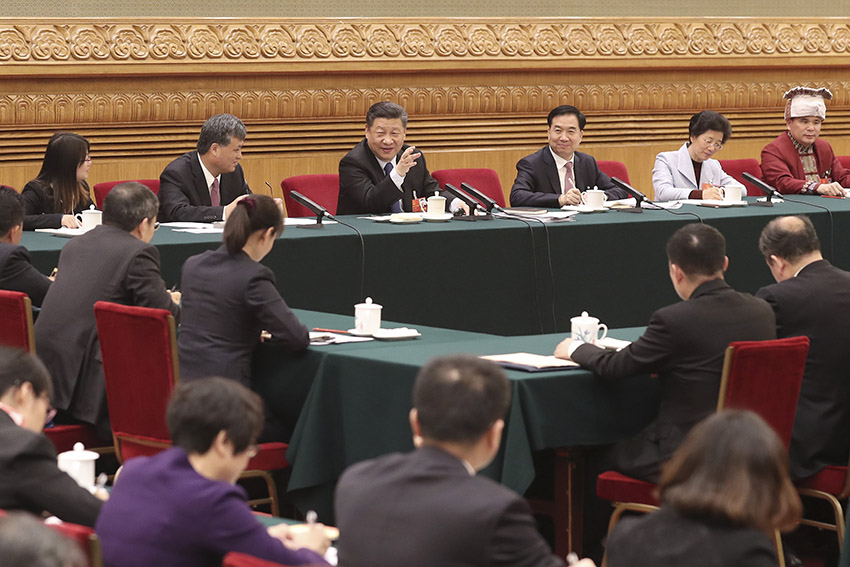 3月7日，中共中央總書記、國家主席、中央軍委主席習(xí)近平參加十三屆全國人大一次會議廣東代表團的審議。 新華社發(fā)（盛佳鵬 攝）