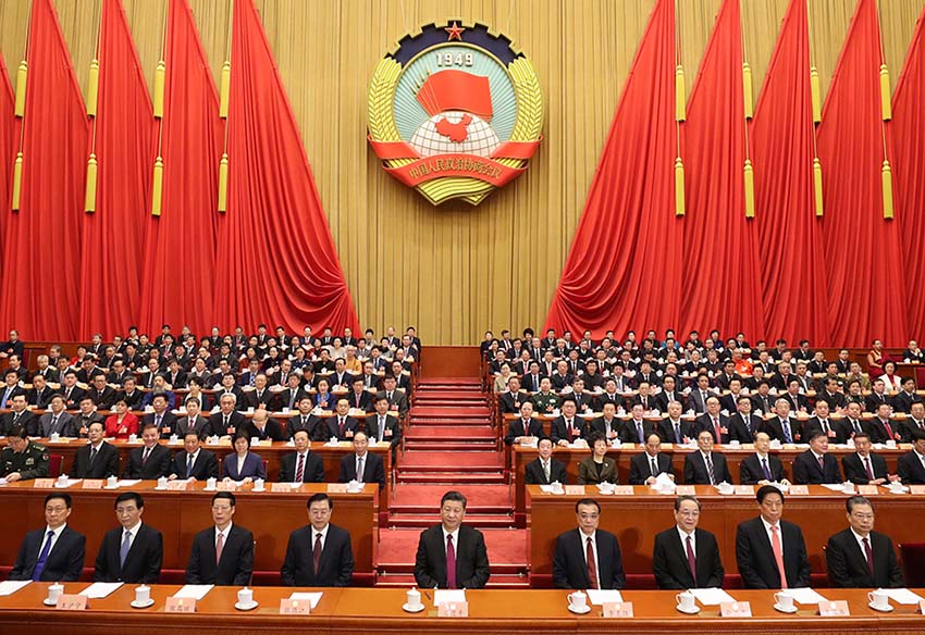 3月15日，中國人民政治協(xié)商會議第十三屆全國委員會第一次會議在北京閉幕。這是習近平、李克強、張德江、俞正聲、張高麗、栗戰(zhàn)書、王滬寧、趙樂際、韓正等在主席臺就座。新華社記者 丁林 攝