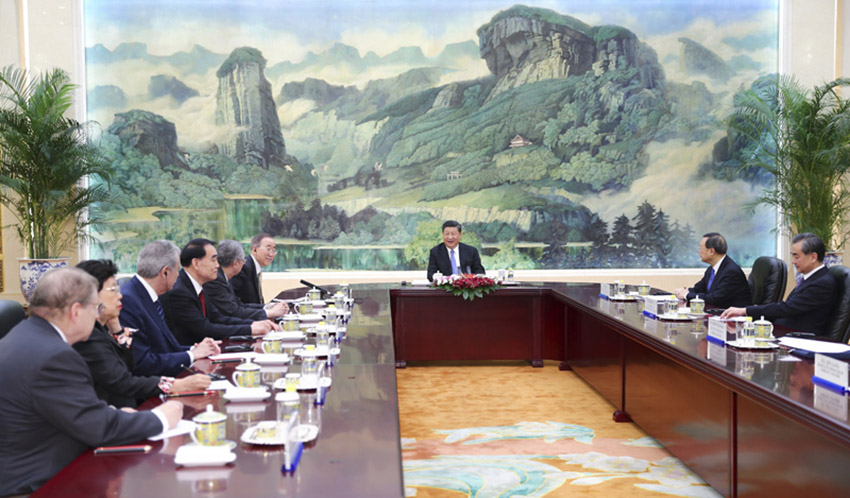 5月15日，國(guó)家主席習(xí)近平在北京人民大會(huì)堂會(huì)見博鰲亞洲論壇理事長(zhǎng)潘基文。 新華社記者 謝環(huán)馳 攝
