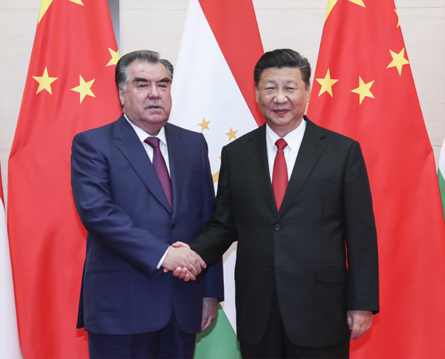 6月9日，國(guó)家主席習(xí)近平在青島會(huì)見(jiàn)塔吉克斯坦總統(tǒng)拉赫蒙。新華社記者謝環(huán)馳攝