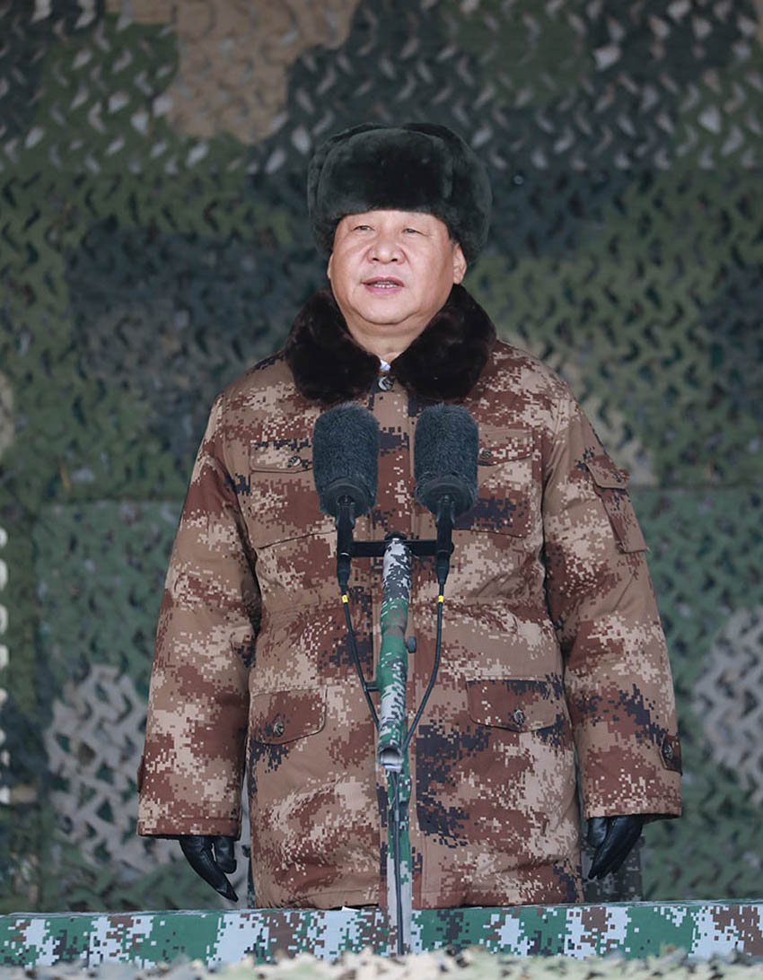2018年1月3日上午，中央軍委隆重舉行2018年開訓(xùn)動(dòng)員大會(huì)，中共中央總書記、國(guó)家主席、中央軍委主席習(xí)近平向全軍發(fā)布訓(xùn)令。新華社記者 李剛 攝