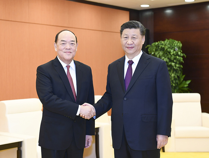 12月20日，國家主席習(xí)近平在澳門會見剛剛就職的澳門特別行政區(qū)行政長官賀一誠。 新華社記者 謝環(huán)馳 攝