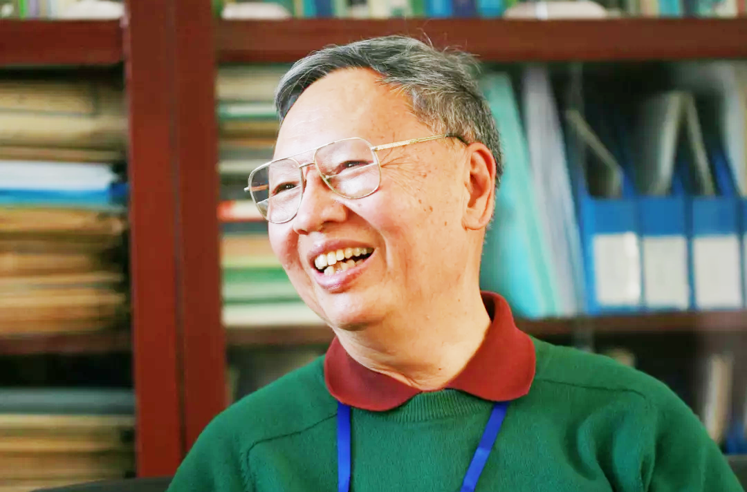 盧永根                                        “布衣院士”，唯愿稻香滿(mǎn)人間。                    