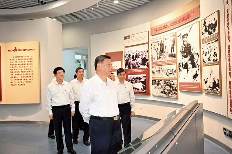 2024年10月15日至16日，中共中央總書記、國家主席、中央軍委主席習(xí)近平在福建考察。這是15日下午，習(xí)近平在漳州市東山縣谷文昌紀(jì)念館考察。 新華社記者 謝環(huán)馳/攝