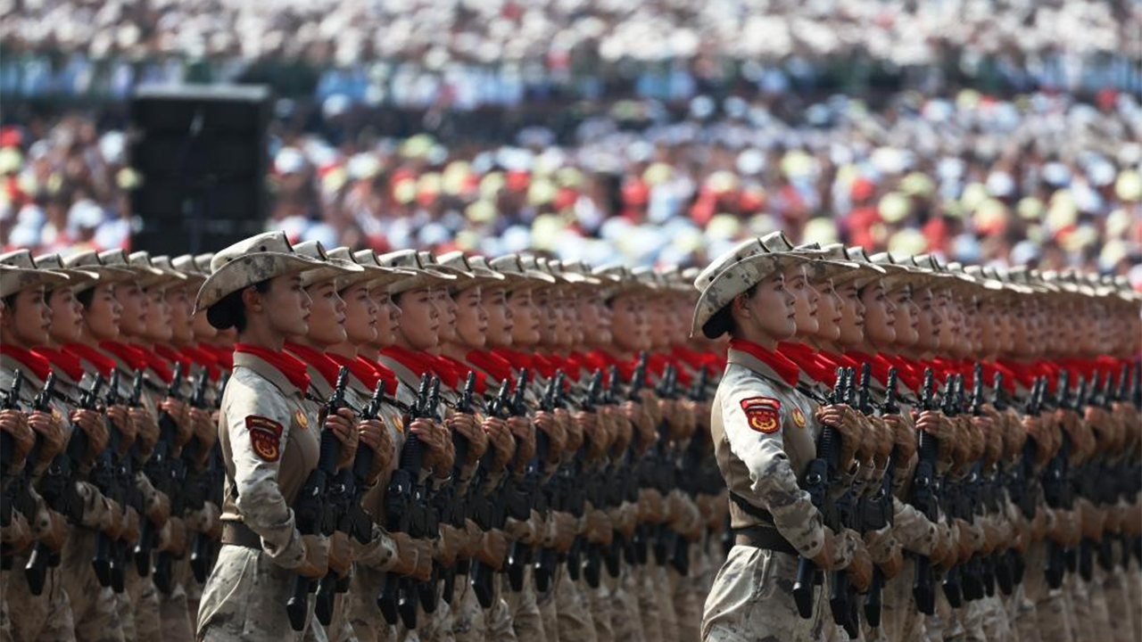 6-22民兵方隊(duì)接受檢閱