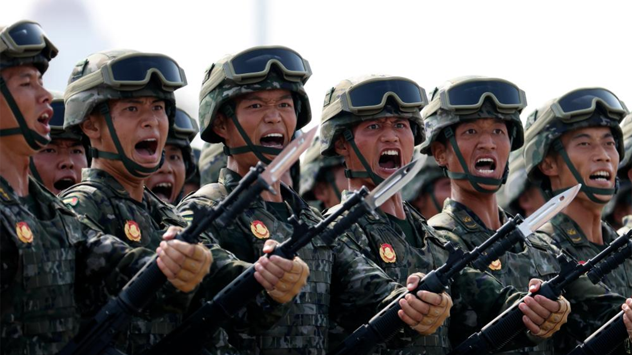 6-51武警部隊(duì)方隊(duì)接受檢閱