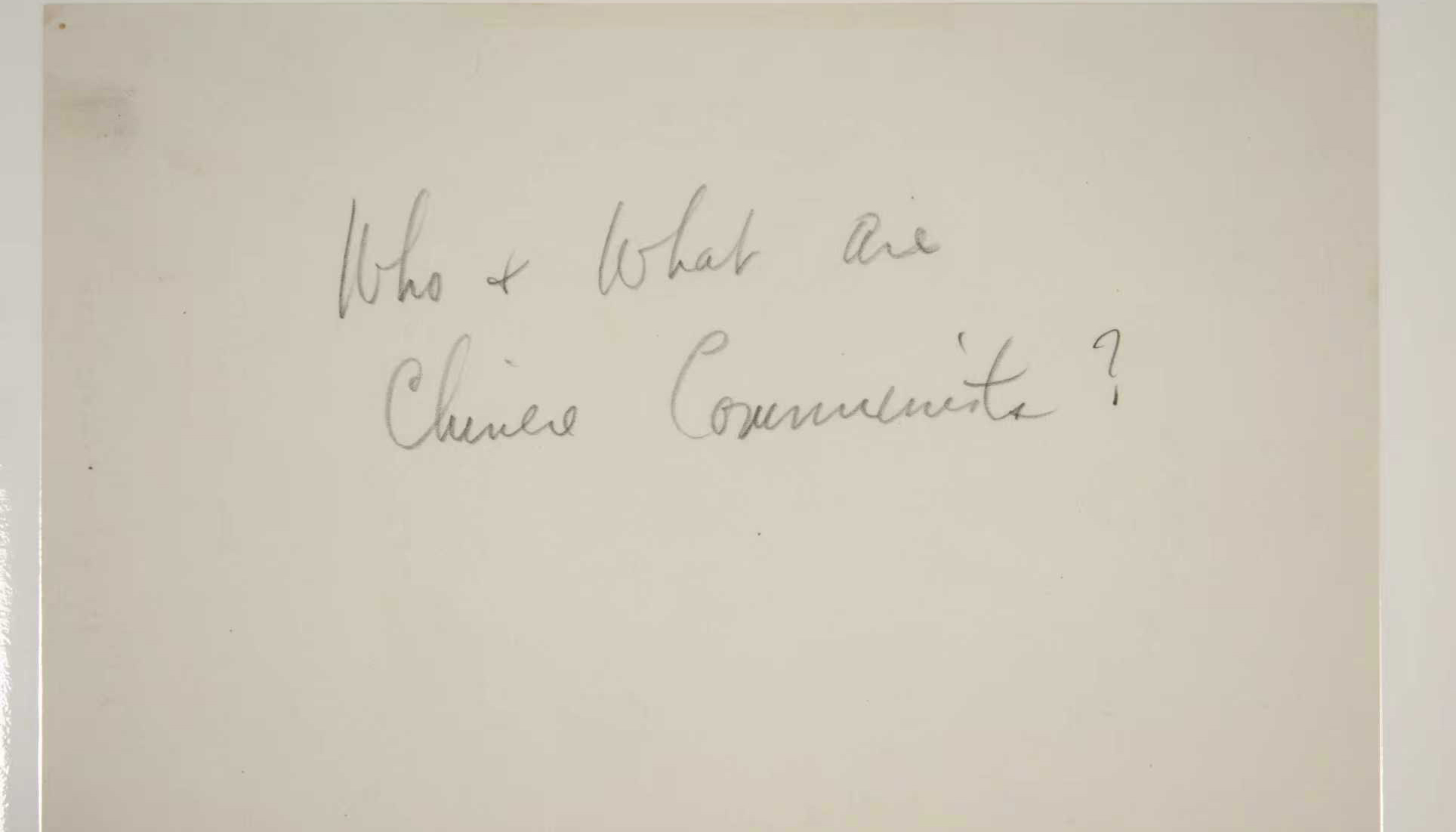 “八路軍在這場戰(zhàn)爭中舉足輕重”1928年，38歲的美國女記者艾格尼絲·史沫特萊，以德國《法蘭克福日報》特派記者的身份來到中國，積極參與中國進步文化運動，及時向西方世界報道中國革命的情況。1937年初，史沫特萊到達中共中央所在地，成為第一位訪問延安的外國記者，並與毛澤東、朱德等中共領導人結(jié)下了深厚的友誼。