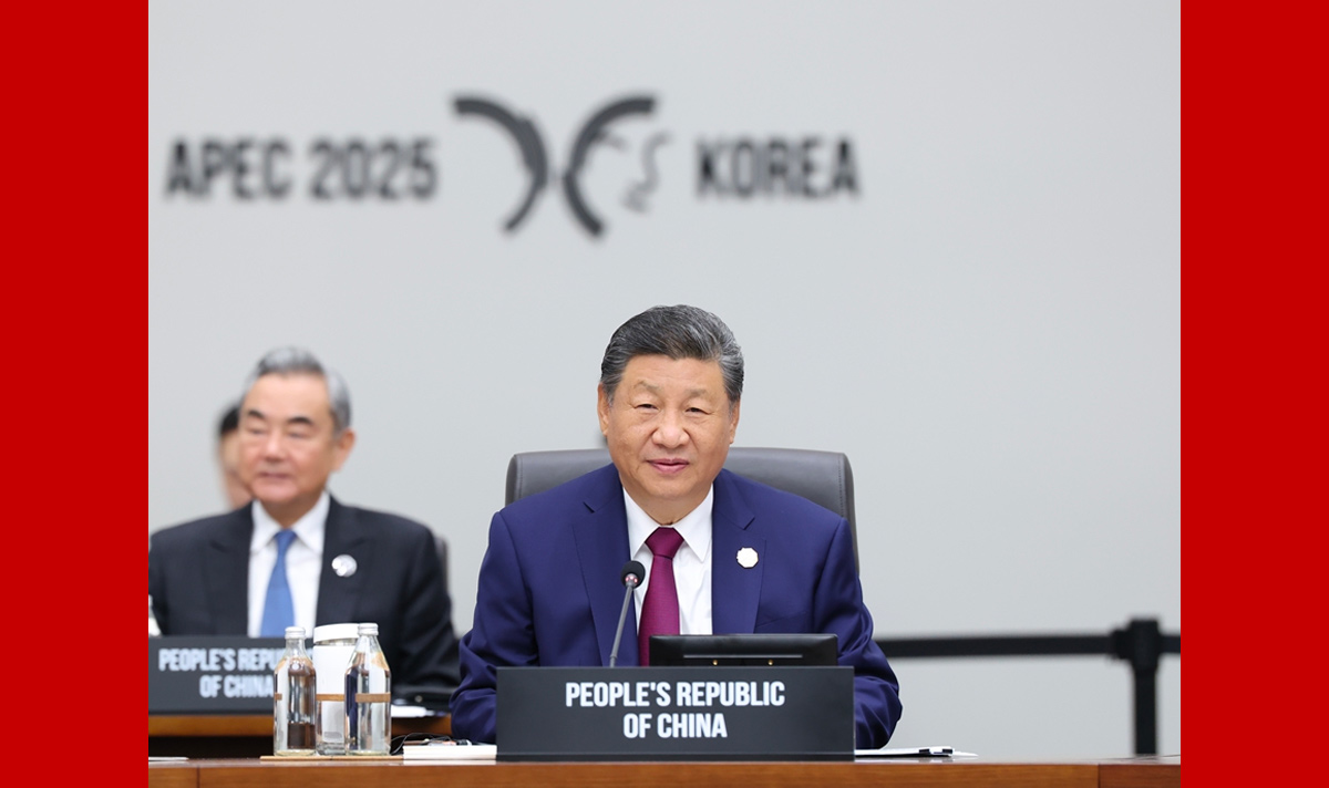 習近平出席亞太經(jīng)合組織第三十二次領導人非正式會議並發(fā)表重要講話