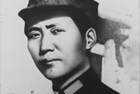 　　10月份，斯諾採(cǎi)訪眾多紅軍后離開(kāi)邊區(qū)返抵北平。之后，他通過(guò)各種途徑發(fā)表介紹陝北蘇區(qū)狀況的文章和照片，並出版了著名的《紅星照耀中國(guó)》一書(shū)，中文書(shū)譯名為《西行漫記》。該書(shū)真實(shí)生動(dòng)地介紹了斯諾採(cǎi)訪中國(guó)共產(chǎn)黨和紅軍的親歷和所見(jiàn)所聞，在國(guó)內(nèi)外引起很大反響。圖為：長(zhǎng)征到達(dá)陝北后的毛澤東